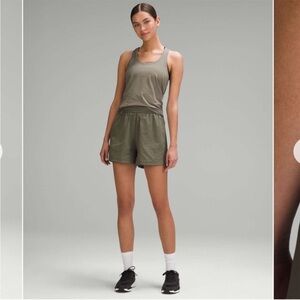 Like New  Lululemon Lightweight High-Rise Hiking Short 4" Army Green. Size 4.